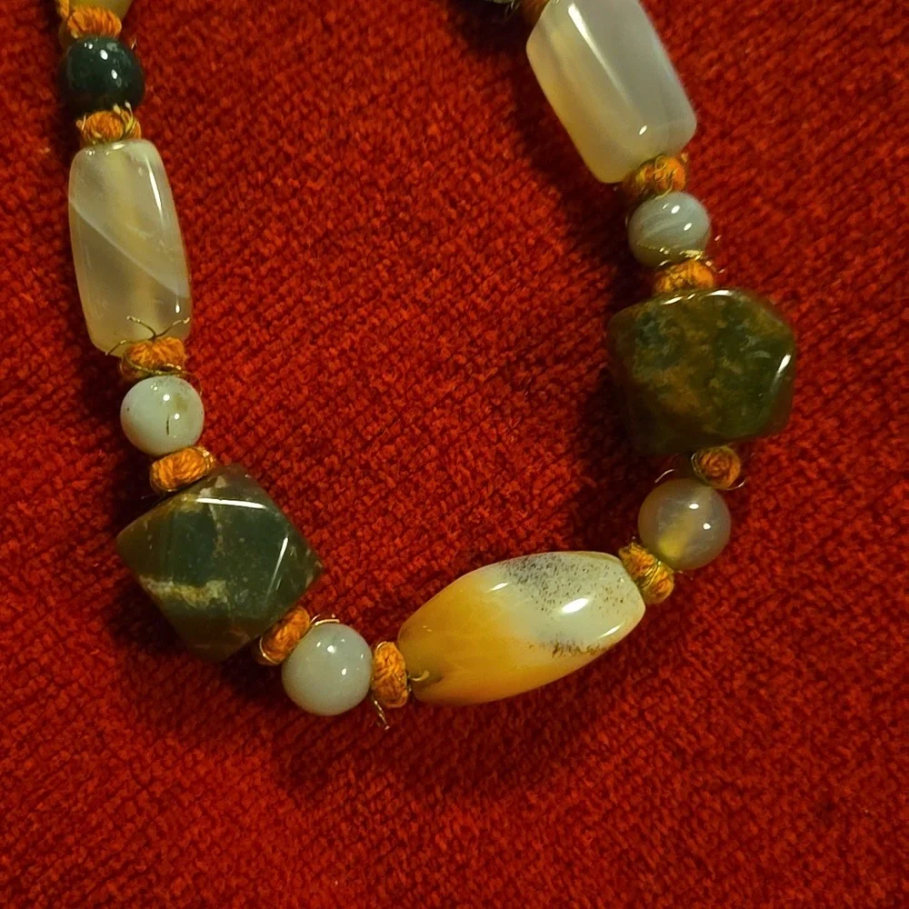 Vintage Beggar Bead Necklace - Picture 4 of 4